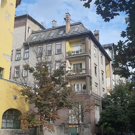 2 Bedroom Apartment near Heroes Square Boedapest Buitenkant foto
