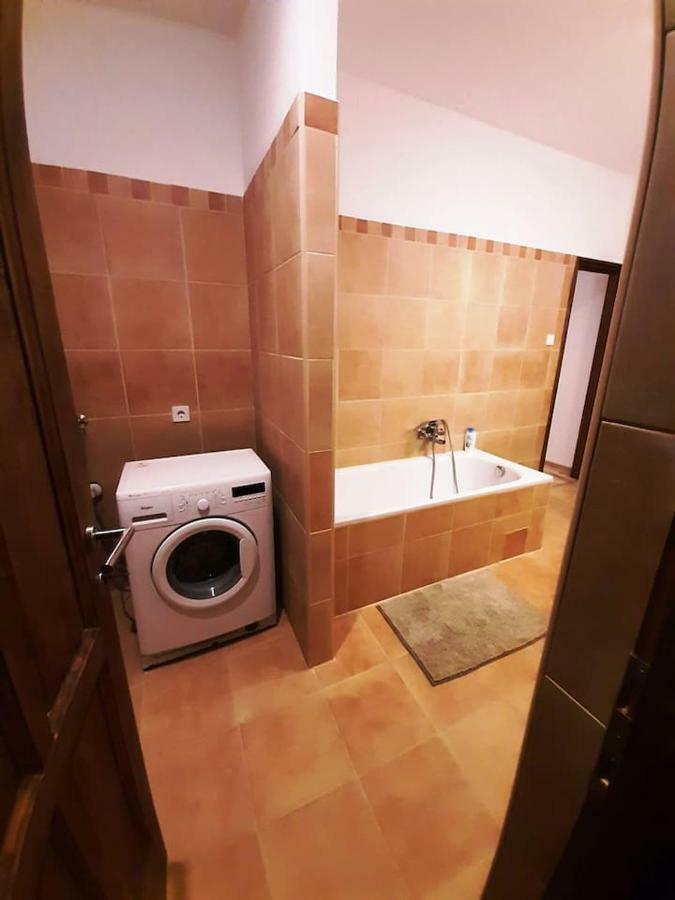 2 Bedroom Apartment near Heroes Square Boedapest Buitenkant foto