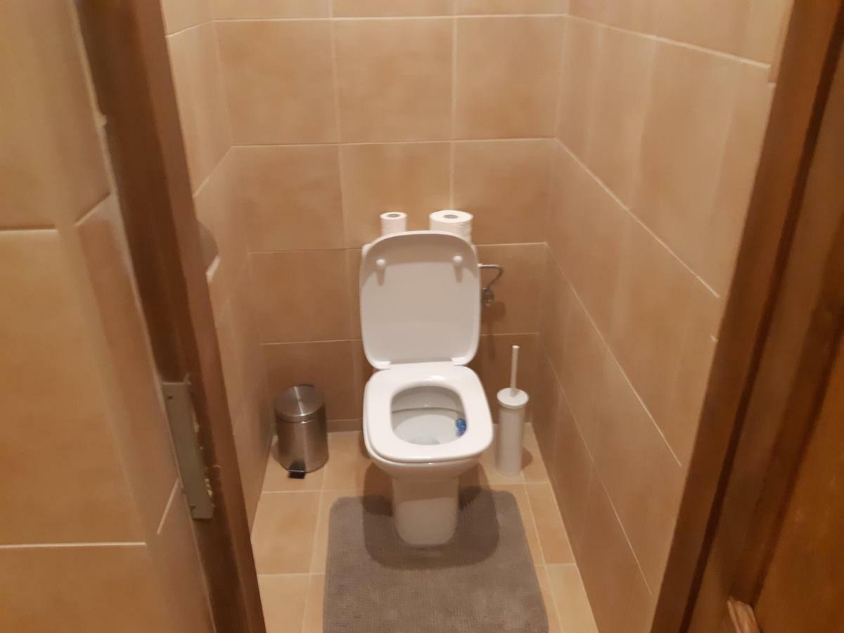 2 Bedroom Apartment near Heroes Square Boedapest Buitenkant foto